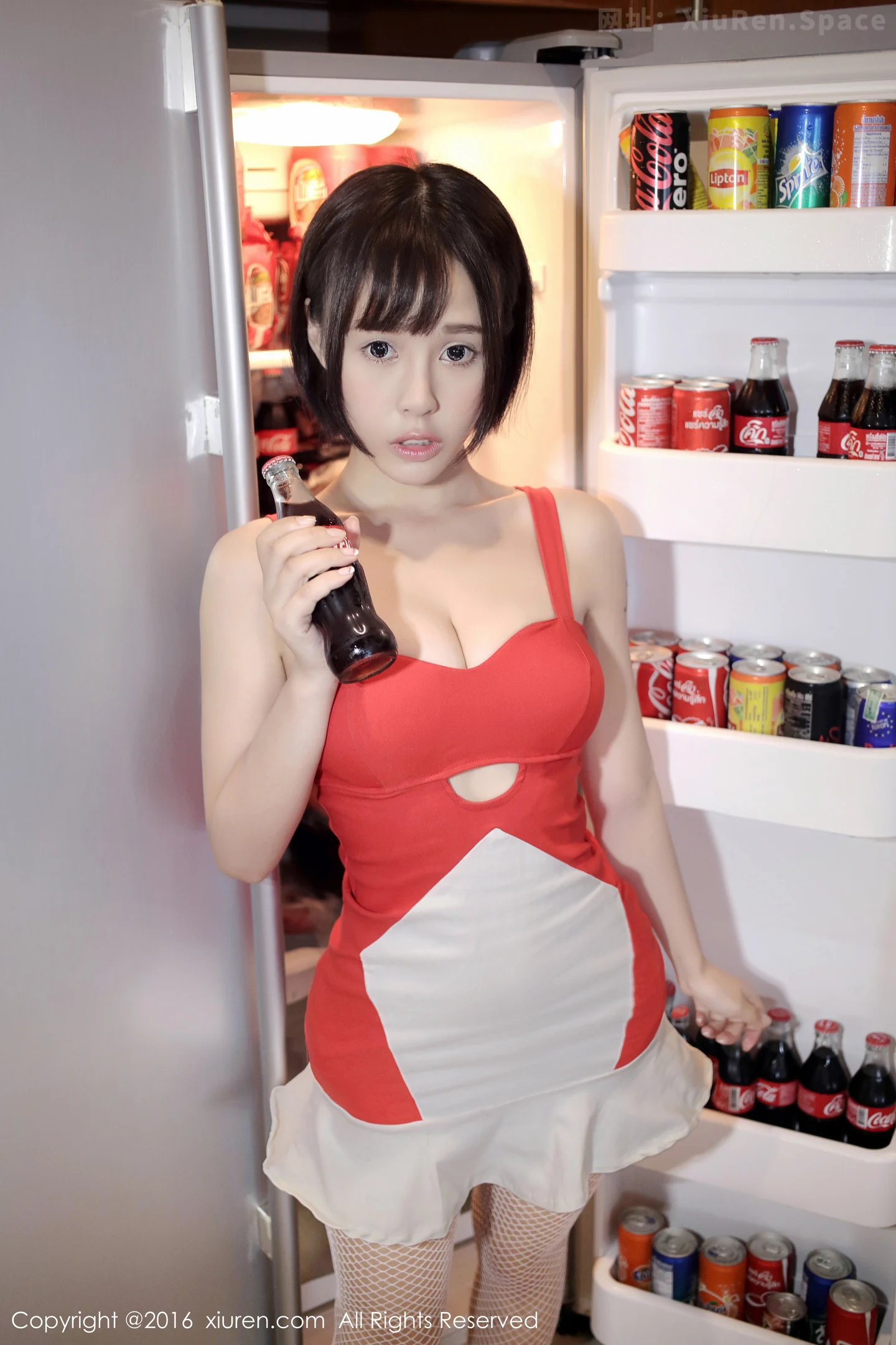 图片[2]-[XiuRen秀人网]VOL.665 嫩模Evelyn艾莉苏梅岛旅拍性感小红裙秀白丝渔网腿袜写真40P-秀人网官方网站